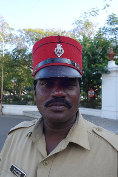 A Pondichéry les policiers portent un képi qui rappelle ceux des des soldats français