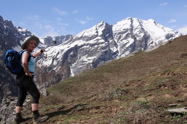 L'un des pics qui nous entourent qui culminent pour la plupart à plus de 6 000 m L'un des pics qui nous entourent qui culminent pour la plupart à plus de 6 000 m