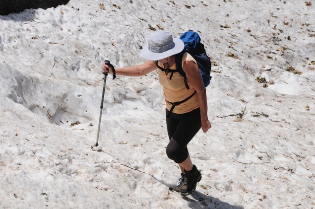 Nous traversons des plaques de neige Nous traversons des plaques de neige