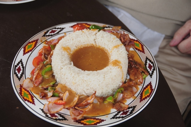 Plat délicieux que l'on déguste d'abord avec les yeux Plat délicieux que l'on déguste d'abord avec les yeux