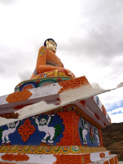 Ce Bouddha a été offert par un généreux donateur Ce Bouddha a été offert par un généreux donateur