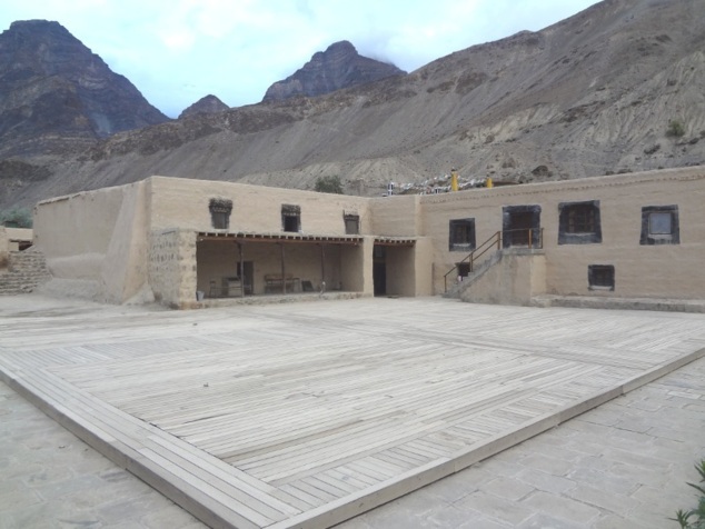 Tabo - cour intérieure Tabo - cour intérieure