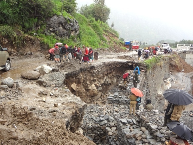 De retour à Manali nous constatons que la mousson a fait des dégâts énormes