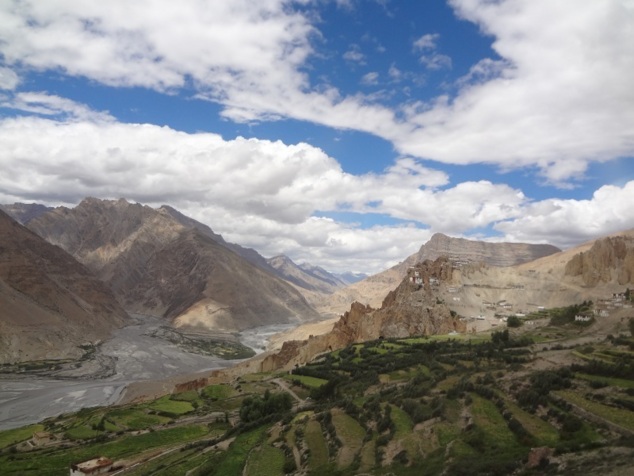 Dhankar sur son éperon rocheux Dhankar sur son éperon rocheux