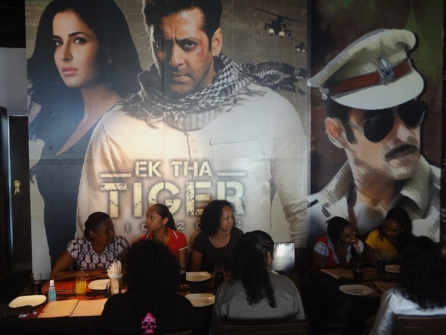 Dans un restaurant ... difficile de faire plus grand Dans un restaurant ... difficile de faire plus grand