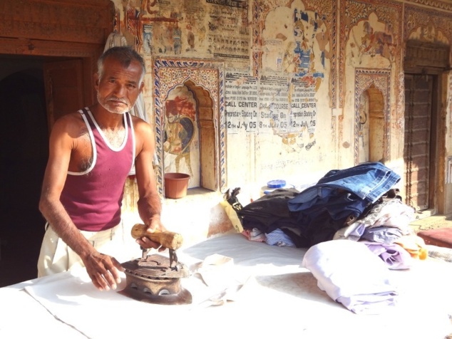 Des havelis restent habitées, mais peut-être s'agit-il dans certains cas de squatteurs. Des havelis restent habitées, mais peut-être s'agit-il dans certains cas de squatteurs.