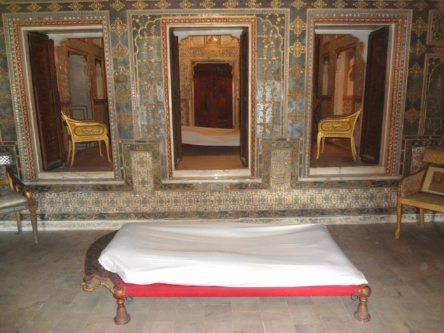 Chambres à coucher d'été et d'hiver (à l'intérieur) du maharadjah Gaj Singh (1745-1787).
