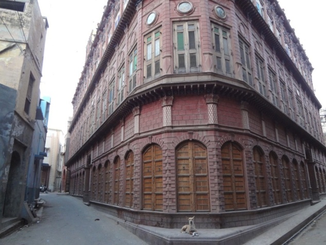 Une des plus grandes "haveli" comparée par les habitants à la proue d'un navire. Une des plus grandes "haveli" comparée par les habitants à la proue d'un navire.