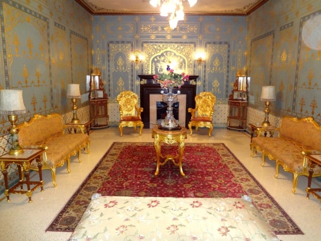 Intérieur somptueux d'une grande "haveli" transformée en hôtel. Intérieur somptueux d'une grande "haveli" transformée en hôtel.