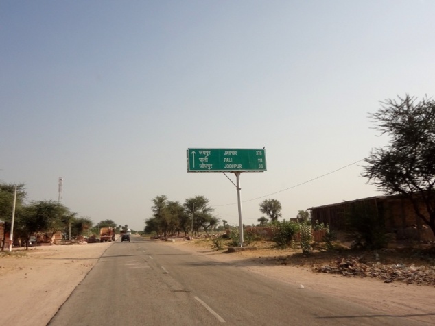 En route vers Jodhpur. En route vers Jodhpur.