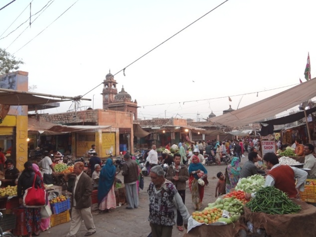 Le marché de la vieille ville de Jodhpur, le "Sardar Bazar". Le marché de la vieille ville de Jodhpur, le "Sardar Bazar".