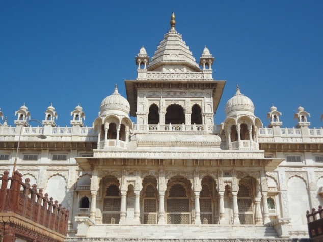 Le "Jaswant Thada", temple érigé à la mémoire du maharadjah Jaswant Singh II. Le "Jaswant Thada", temple érigé à la mémoire du maharadjah Jaswant Singh II.