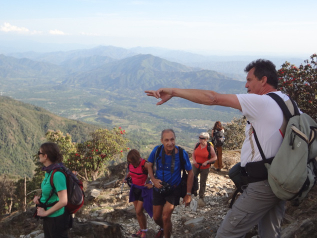 Jean-Louis, un vrai montagnard originaire des Alpes, a toujours quelque chose à nous montrer dans la montagne.