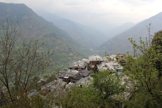 Nous traversons des villages haut perchés Nous traversons des villages haut perchés