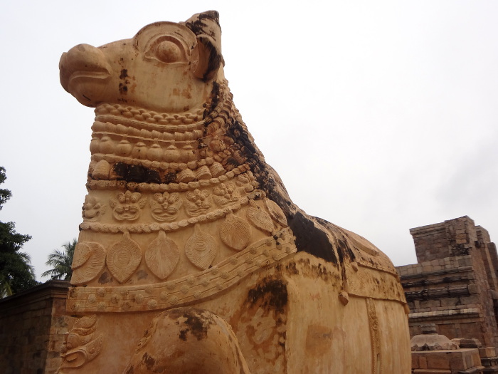 Le Nandî ou monture de Shiva, positionné face au sanctuaire.