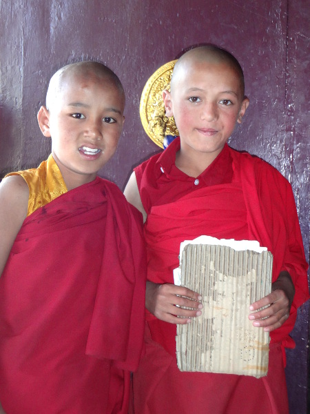 Jeunes élèves-moines